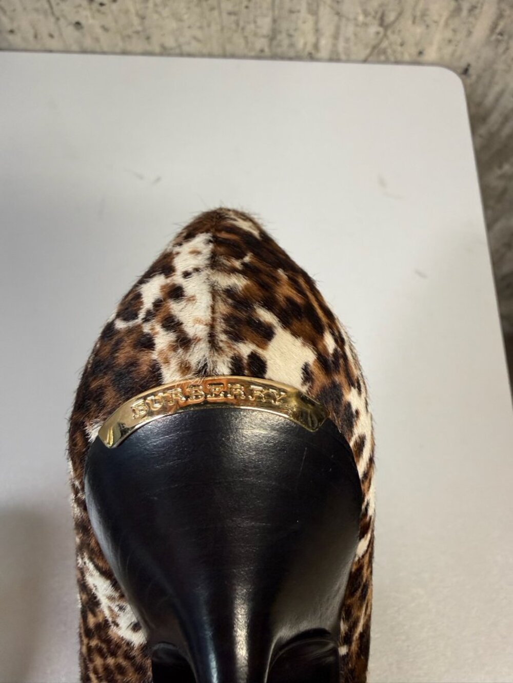 BURBERRY Women's Leopard Print Ponyhair Pointed Heels Size 39.5/US9.5 - Picture 10 of 13